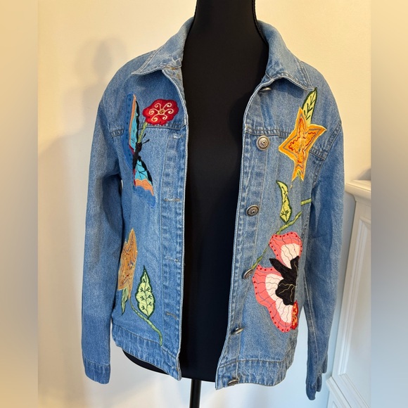 Jackets & Blazers - Butterfly and Stars Embroidered Denim Jacket light wash button front Size Small